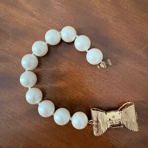 Kate Spade All Wrapped Up Pearl Bracelet with Gold Bow Clasp